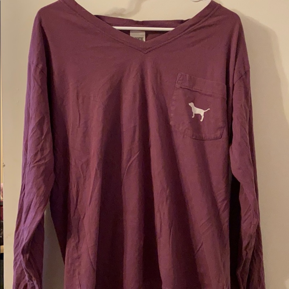 Long sleeve Vs Pink shirt